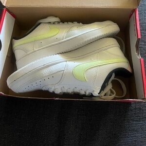 Nike court vision low 6.5